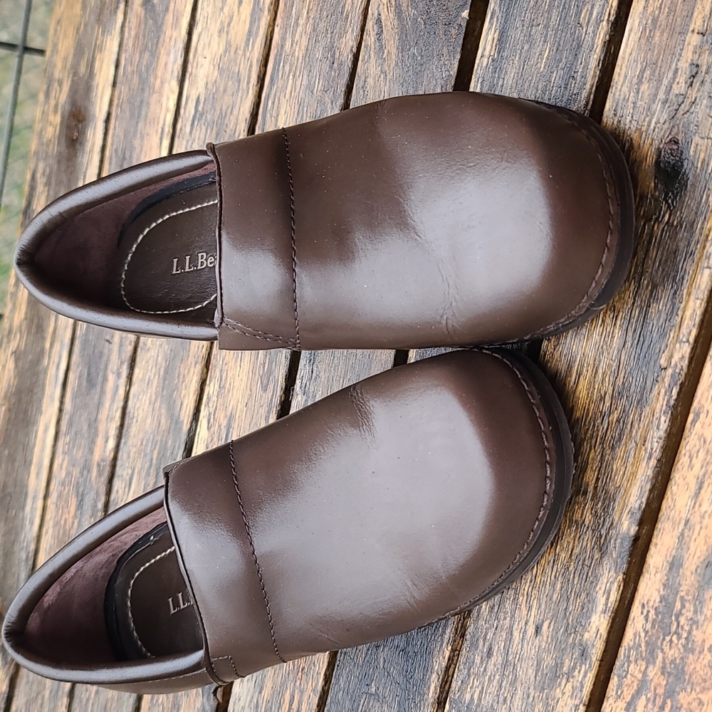 L. L Bean Brown leather clogs - Picture 2 of 5